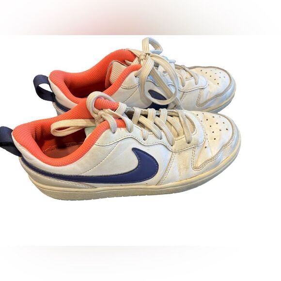 Nike Other - Nike girls shoes size 5y